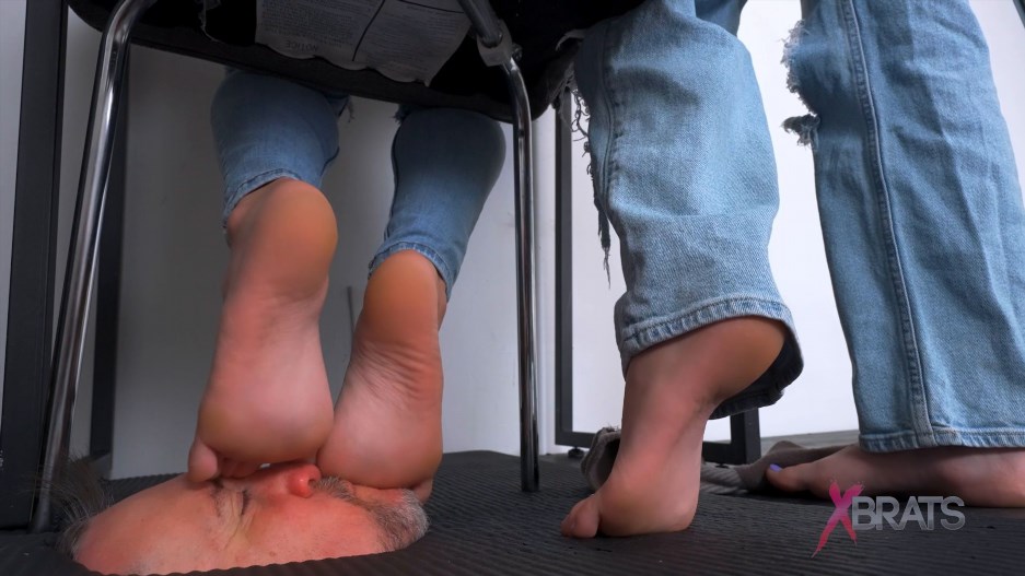 Bratty Foot Girls - Halee Banks, Kristina Babe, Jason Ninja - Underdesk Ceo 93